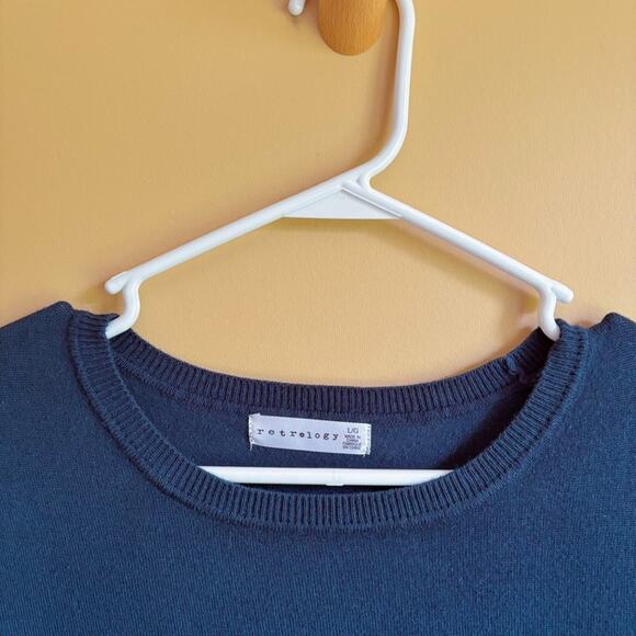 Retrology Crewneck Sweater – Navy Blue Accents, Size Large - Picture 3 of 5